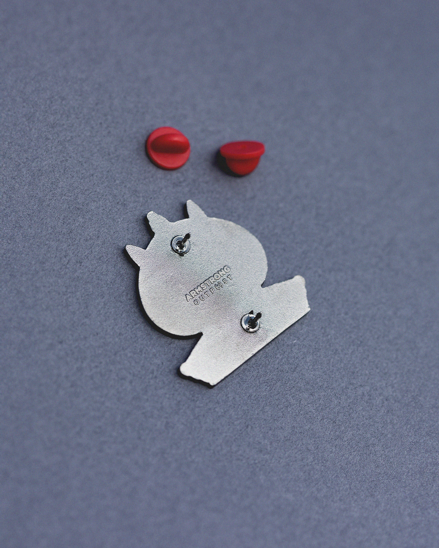 The Queen ✧ Minimalist Pin