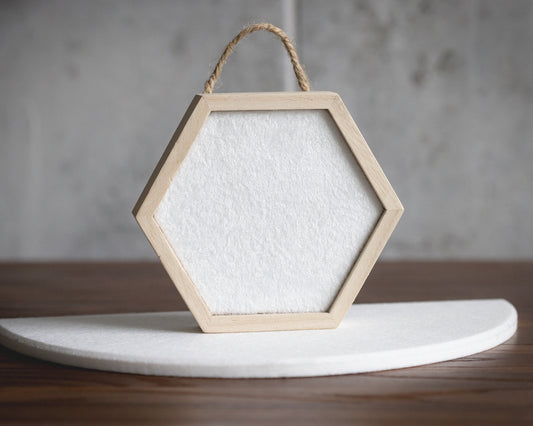 Small Lightweight Pin Displays in Soft White