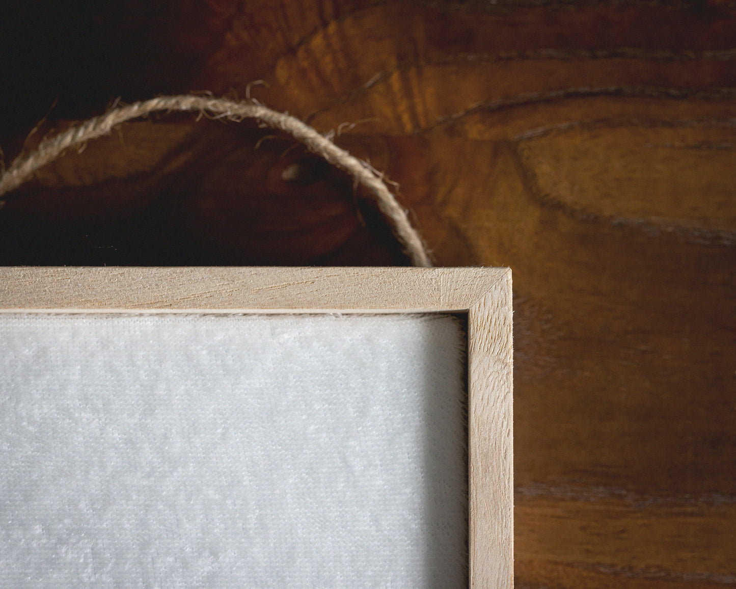 Small Lightweight Pin Displays in Soft White