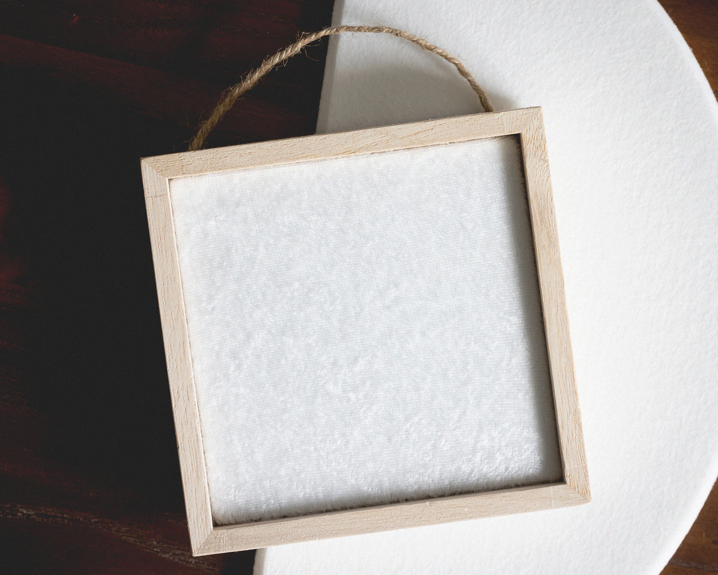 Small Lightweight Pin Displays in Soft White